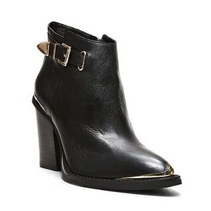 Steve Madden Partnir Ankle Booties